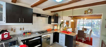 IR Venta Casa con amplio patio en Conocoto Valle de los chillos – Bulevar de las Acacias