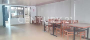 Casa comercial en 3 pisos: ideal restaurante u oficina