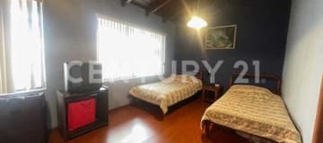 Amplia casa en Condado Shopping con jacuzzi y altillo