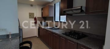 Suite duplex 83m² en Portugal con 2 balcones y amenities