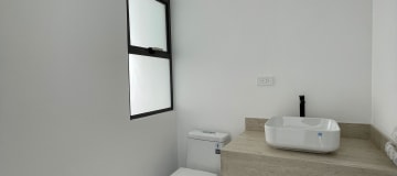 CASA DE VENTA EN CONJUNTO RESIDENCIAL PRIVADO POR ESTRENAR.