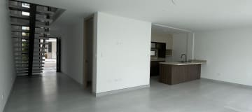 CASA DE VENTA EN CONJUNTO RESIDENCIAL PRIVADO POR ESTRENAR.