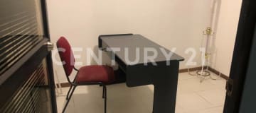 Local/oficina de 40 m² en galería comercial con baño privado