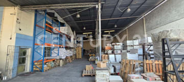 Local comercial 980m2 con bodega en Urdesa
