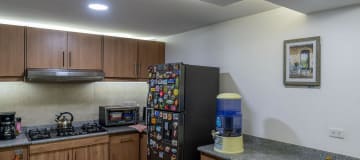 Venta departamento 2 dormitorios. Av. De La República y Teresa Cepeda. 5min de la Carolin