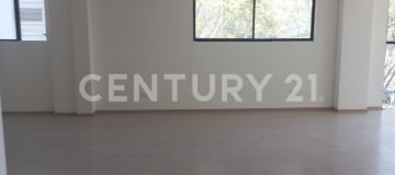 Local comercial 419m² en 2 niveles, zona estratégica para negocios