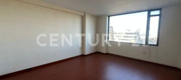Departamento remodelado 260m² en El Bosque con vista panorámica