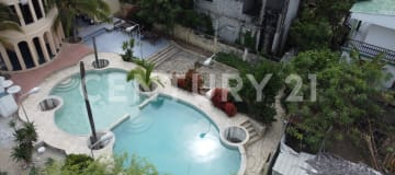 Complejo comercial multifuncional cerca de playa en Data, Guayas