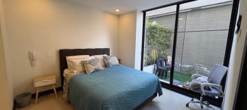 Venta Suite con patio sector González Suárez. IR