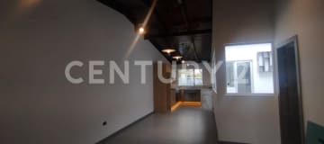 Depto. 97m² en renta con patio y 2 parqueaderos - A4