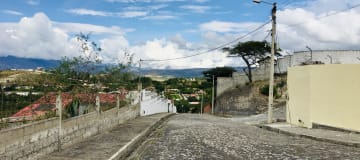 Venta terreno GUAYLLABAMBA, 2.000m2 para casa con hermosa vista a las montañas