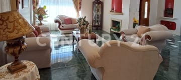 Casa de lujo con piscina temperada y jacuzzi en Quito