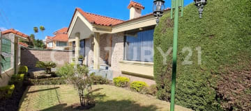 Casa de lujo con piscina temperada y jacuzzi en Quito