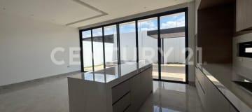 Casa en Ciudad Celeste con jacuzzi y finos acabados