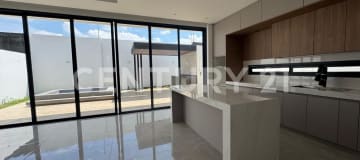 Casa en Ciudad Celeste con jacuzzi y finos acabados