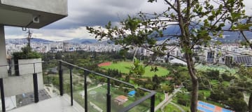 Renta Departamento a estrenar 2 dormitorios con balcón. Piso 22. Vista frontal a la Carolina.Qorner