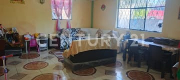 Casa de 220 m² cerca de la Politécnica con garaje para 5 autos