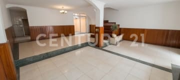 Casa en arriendo en Urbanización 6 de Junio, Conocoto