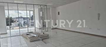 Oficina 60m² cerca hospitales Voz Andes y AXXIS