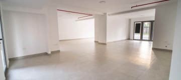 Local comercial doble B 103-104 en ALMAX Center