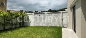 Casa de 4 hab. con baño privado en terreno de 300m2