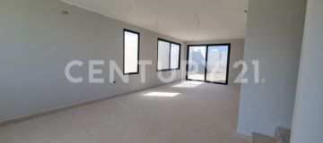 Casa moderna en Punta Blanca con vista a áreas recreativas