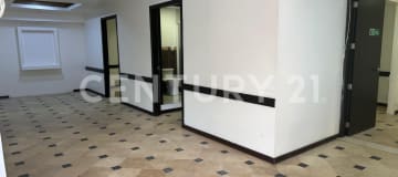 Edificio 4 plantas en venta: Av. 6 de Diciembre y Whymper