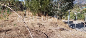 Macrolote esquinero en Tumbaco - 2.926m² - COS 20%