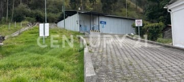 Finca productiva de 7.4 ha con galpones y agua propia