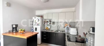Casa de 3 pisos en conjunto residencial en Mirasierra