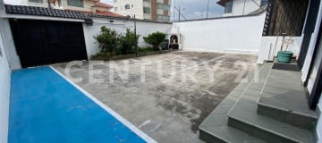 Casa amplia en renta con oficinas cerca de la Embajada Americana