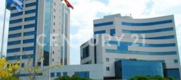Parqueo techado en Centro Empresarial Las Cámaras - $15,000