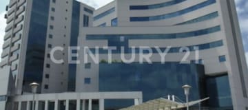 Parqueo techado en Centro Empresarial Las Cámaras - $15,000