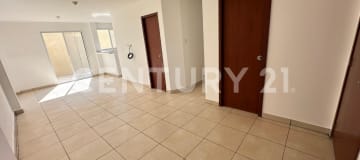 Casa esquinera en conjunto residencial con piscina y club social