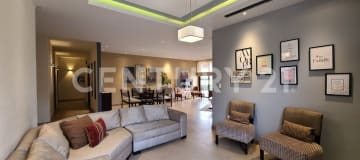 Casa versátil residencial/comercial en Sta. Cecilia con 3 unidades
