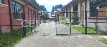 Terreno 2633m² en La Gasca: uso residencial con potencial de 6 pisos
