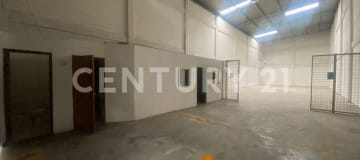 Ofibodega en alquiler en Av. Juan Tanca Marengo - 320m²