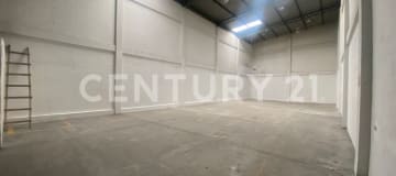 Ofibodega en alquiler en Av. Juan Tanca Marengo - 320m²