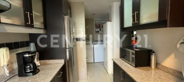 Departamento frente a Megamaxi Av. 6 de Diciembre con 2 dormitorios