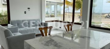 Exclusiva casa con vista al mar y playa privada en Ayangue