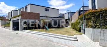 Casa de lujo por estrenar en Tumbaco, 286 m² - Conjunto exclusivo