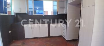 Casa amplia en arriendo en Nayon