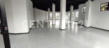 Local comercial 200m² en Capelo - Versátil y bien ubicado