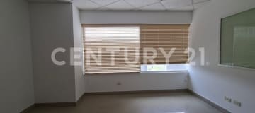 Oficinas en 98m² con 2 parqueos y ascensor en primer piso
