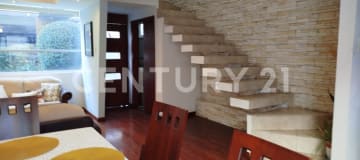 Casa en conjunto con guardianía - 3 pisos - $95,000