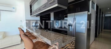 Depto. amoblado VIP en Salinas, vista al mar y malecón, 123m²