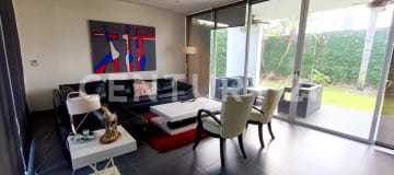 Casa minimalista en Pórtico del Río - $500,000 con parqueo