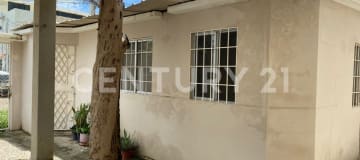 Villa 3 plantas cerca de Shopping La Libertad, $130K