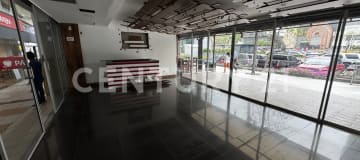 Local comercial 195m² frente a Mall del Sol - $2000 + IVA
