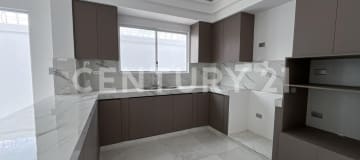 Casa amplia en venta en Samborondon